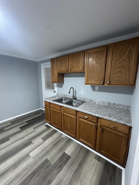 Foto del edificio - 347 Huddleson Ave