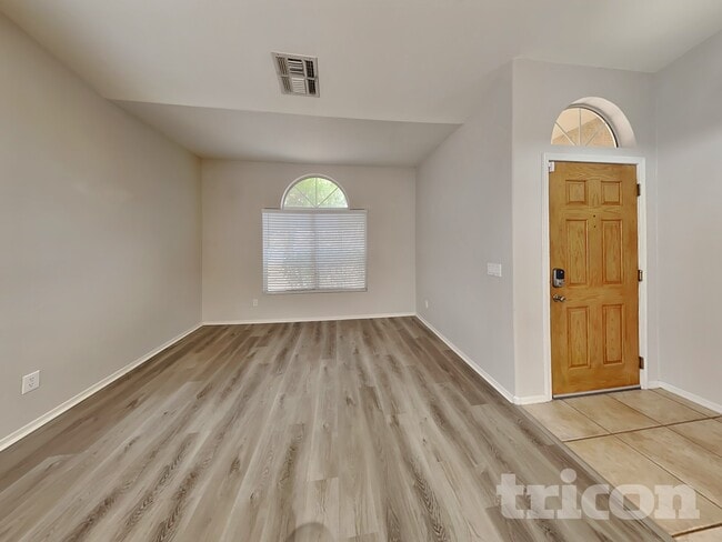 Building Photo - 5521 N 103rd Dr