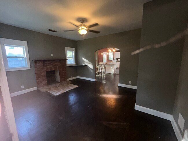 Foto del edificio - 115 E Lattin St