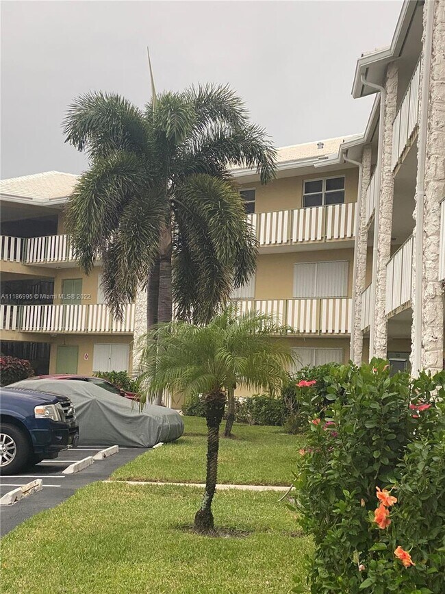 Foto del edificio - 5530 N Ocean Blvd