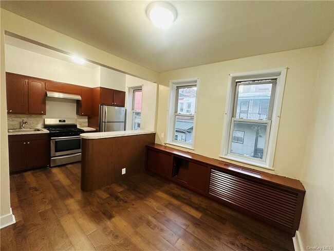 Foto del edificio - 3255 Parkside Pl