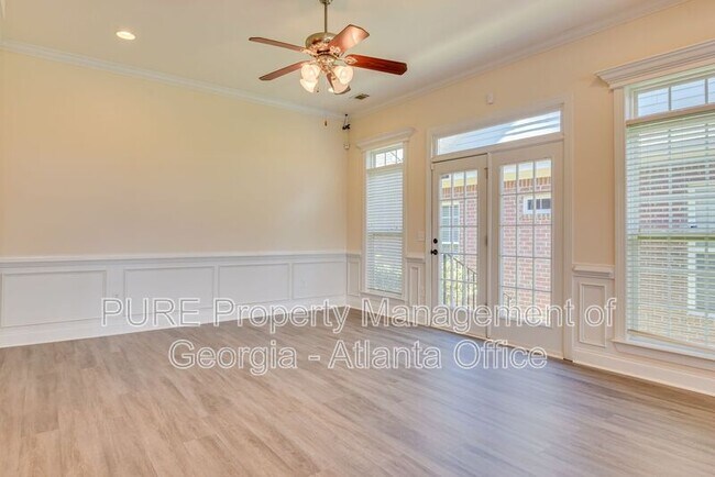 Foto del edificio - 2425 River Birch Dr