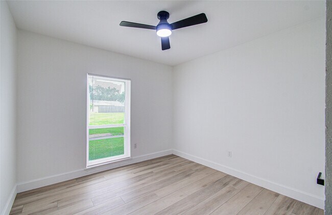 Foto del edificio - 15448 Chipman Ln.