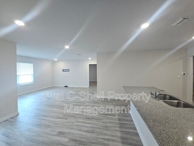 Building Photo - 3456 Fallschase Blvd