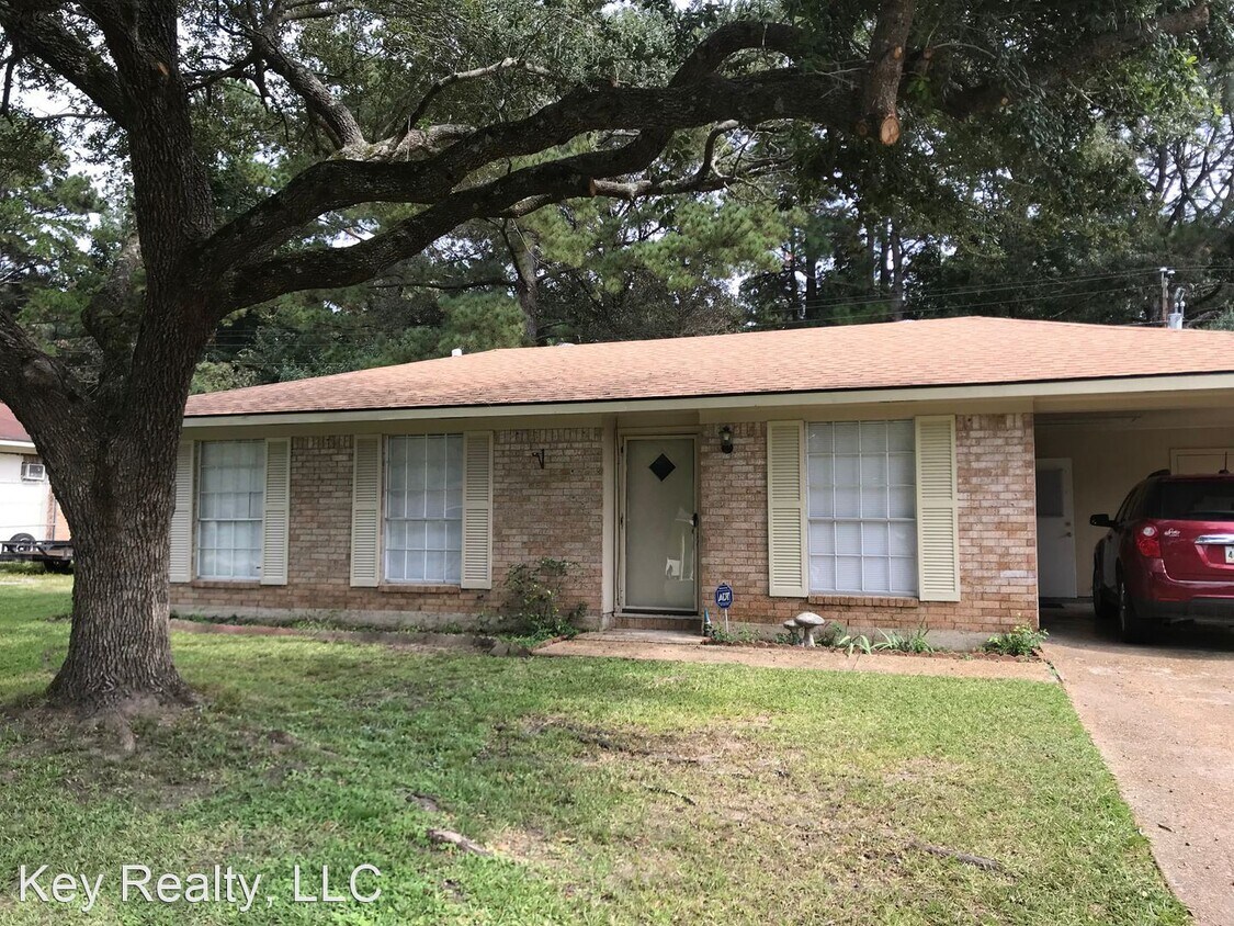 3 br, 1.5 bath House 6624 Pinebrook Trace House Rental in Ball, LA