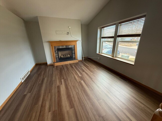 Foto del edificio - Updated 3-Bedroom Home Near Horsetooth Reservoir