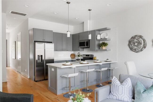 Foto del edificio - 8978 Zurcher Ln