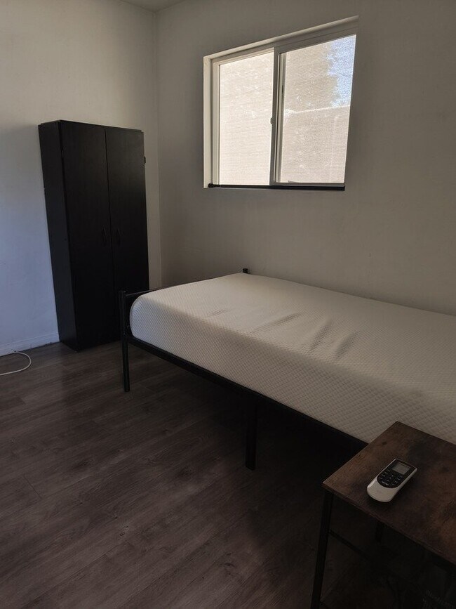 Foto del edificio - 2706 W 74th St