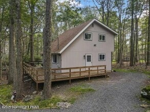 Building Photo - 1069 Maple Dr