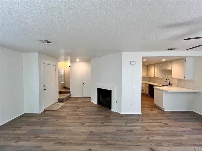 Foto del edificio - 8353 Sunset Trail Pl