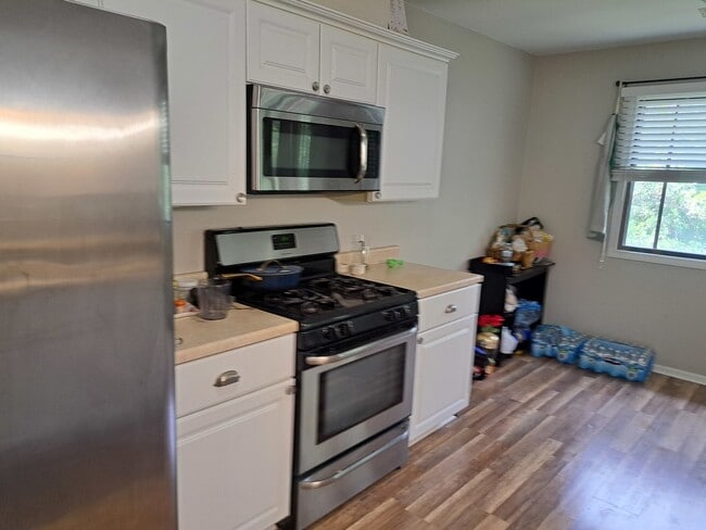 Building Photo - 905 Knottingham Dr