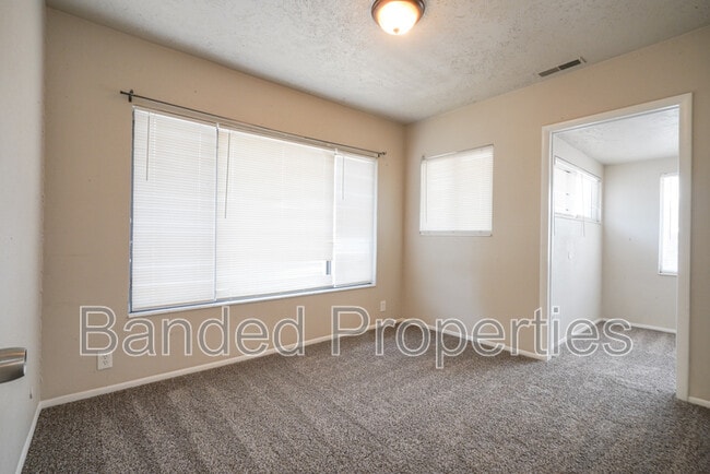 Building Photo - 276 W 700 N