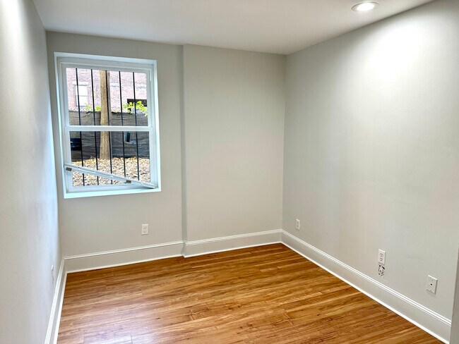 Foto del edificio - 616 Columbus Ave