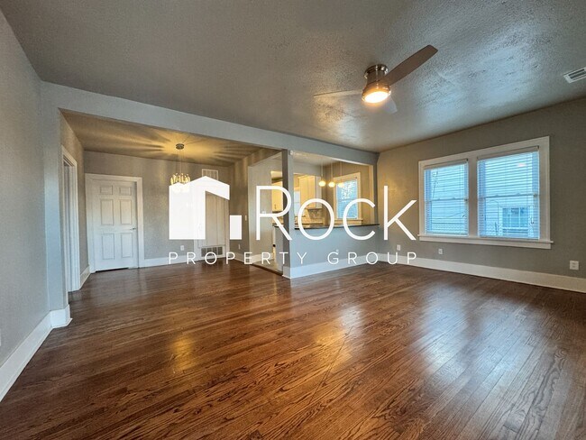 Foto del edificio - Must See 3 Bedroom/3 Bathroom Home near Edgemere Park