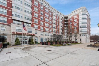 Building Photo - 300 Mamaroneck Ave