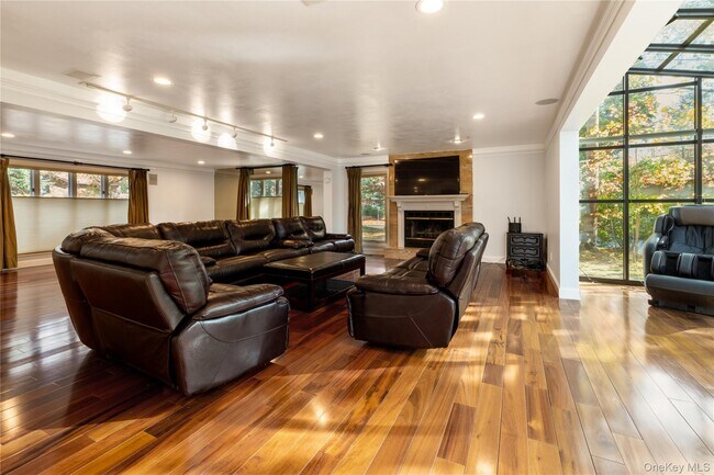 Foto del edificio - 12 Bolton Dr