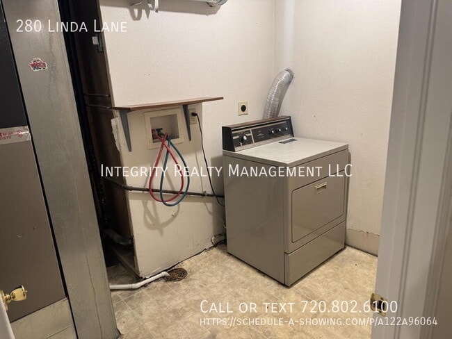 Foto del edificio - 280 Linda Ln