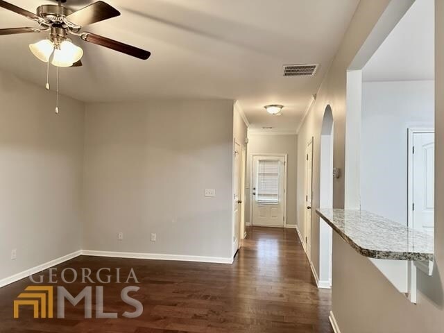 Foto del edificio - 387 Franklin Ln