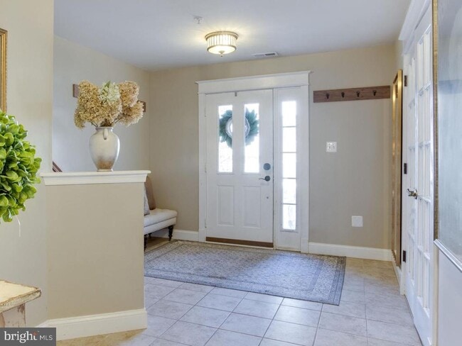 Building Photo - 206 Tilden Way