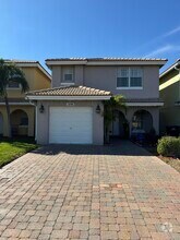 Building Photo - 3256 Commodore Ct