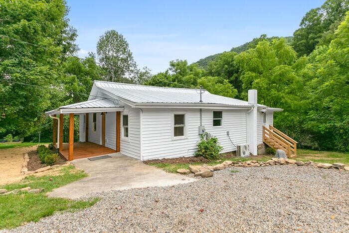 Primary Photo - Barnardsville Rental!