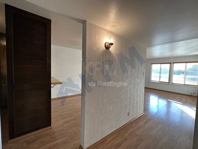 Building Photo - 3790 W Benjamin Holt Dr