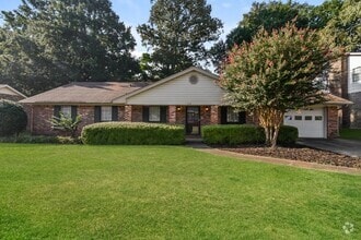 Building Photo - 104 Rosewood Dr