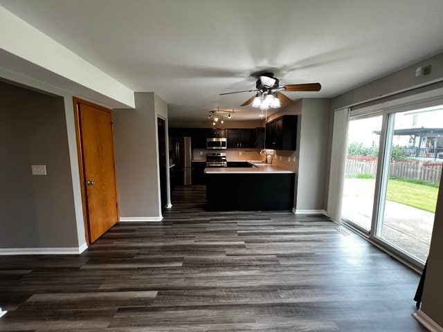 Building Photo - 443 Rachel Cir