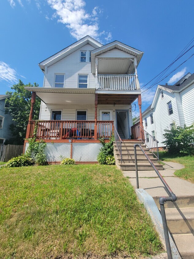 Primary Photo - 179 Hart St