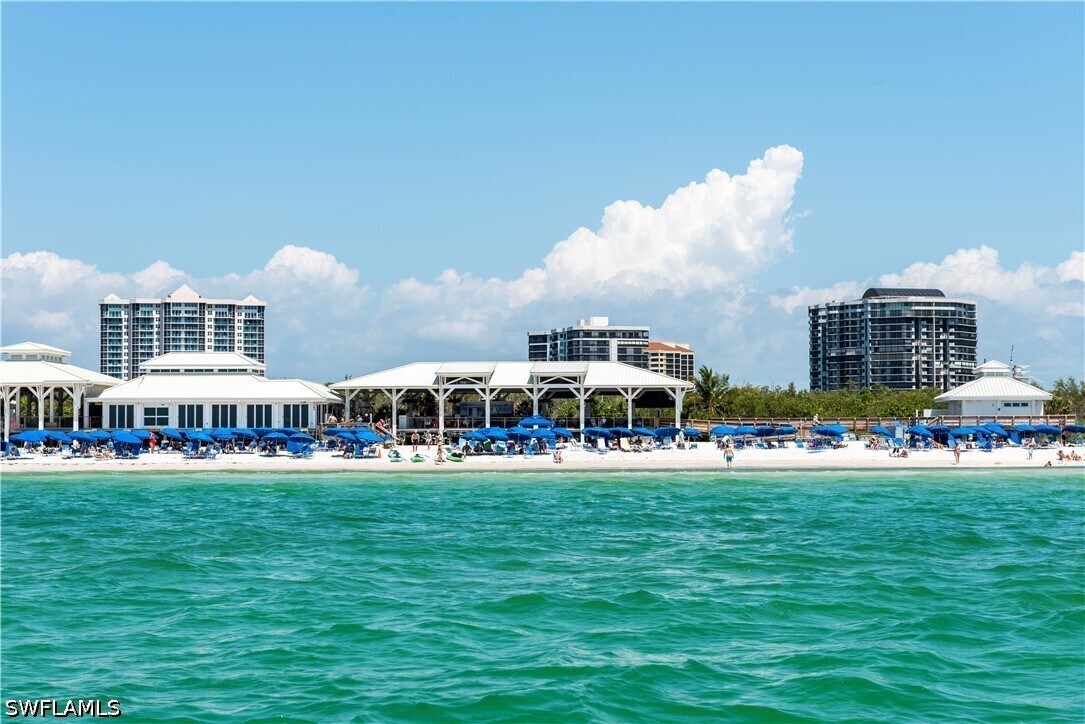 Foto del edificio - 6001 Pelican Bay Blvd