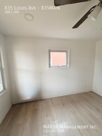 Building Photo - NEWLY RENOVATED 2 BED/1 BATH MAIN FLOOR UN...