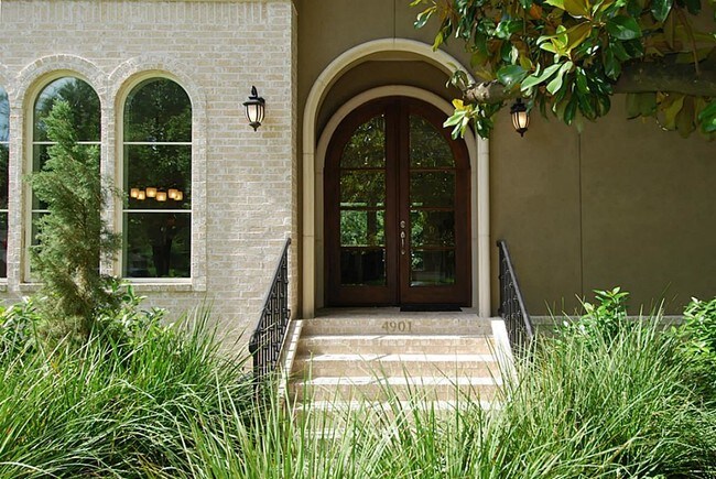 Foto del edificio - 4901 Holt St