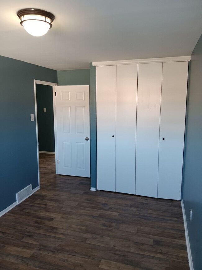 Building Photo - 1310 Patrick Henry Pl