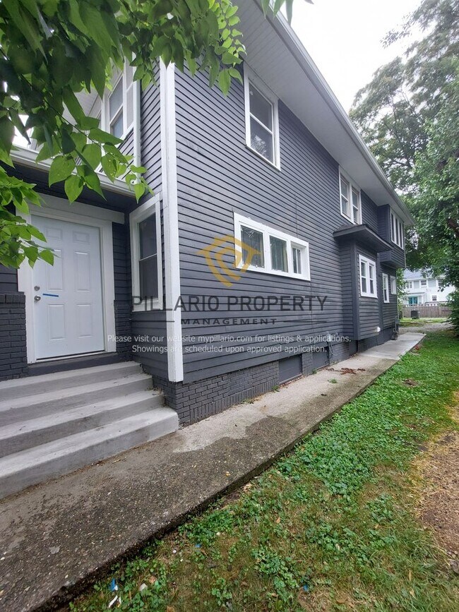Foto del edificio - 3358-3360 N College Ave.