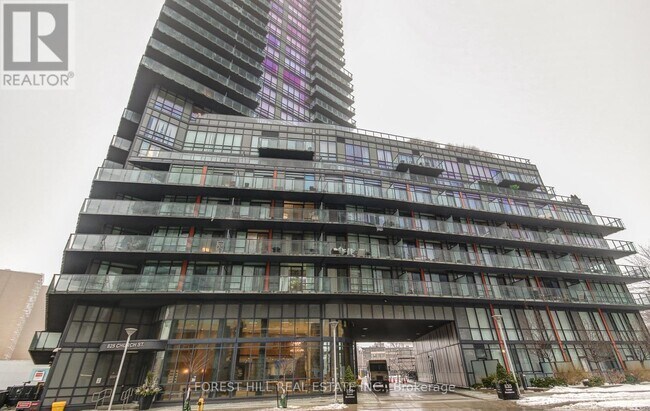 Building Photo - 825 Church St