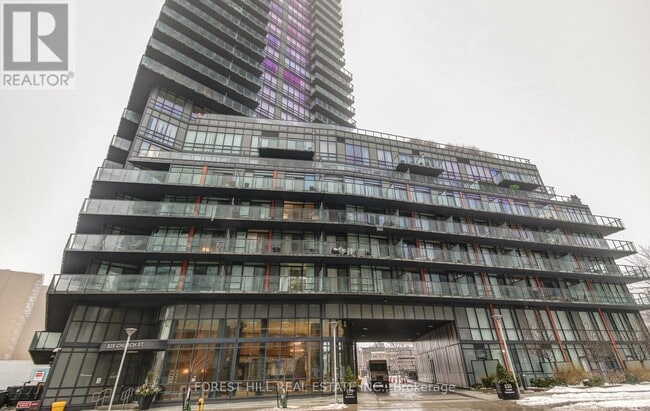 Photo du bâtiment - 825 Church St