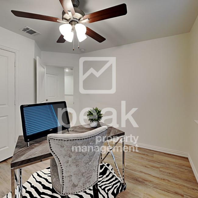 Building Photo - Beautiful Townhome: 3 Bed/2.5 Bath located...
