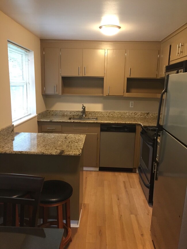 Foto del edificio - 1017 NE 158th St