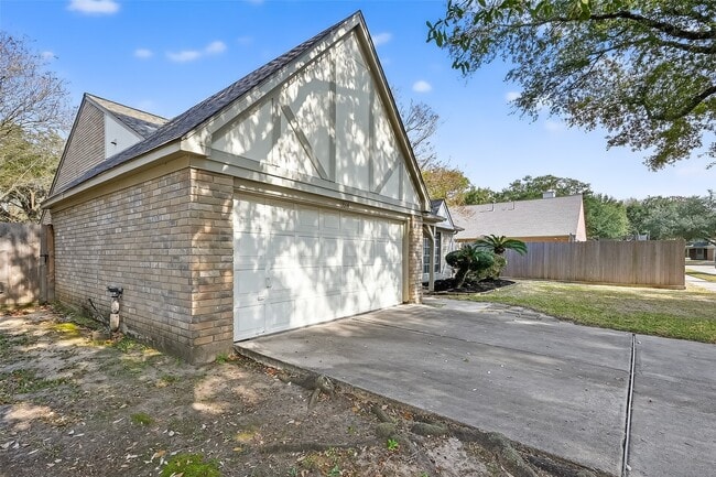 Building Photo - 13514 Clayton Hill Dr