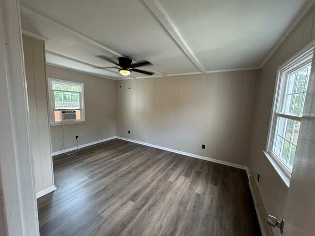 Building Photo - 7620 Bellehaven Drive (Unit 4)