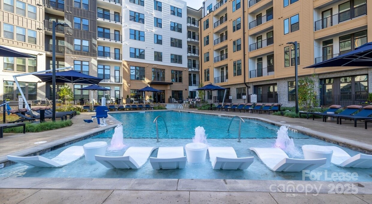 Foto principal - 4312 Yancey Rd