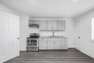 Building Photo - 208 E Park St