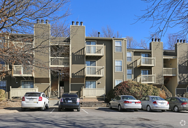 Building Photo - The Retreat at Woodridge Apartments