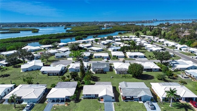 Foto del edificio - 802 Buttonwood Dr