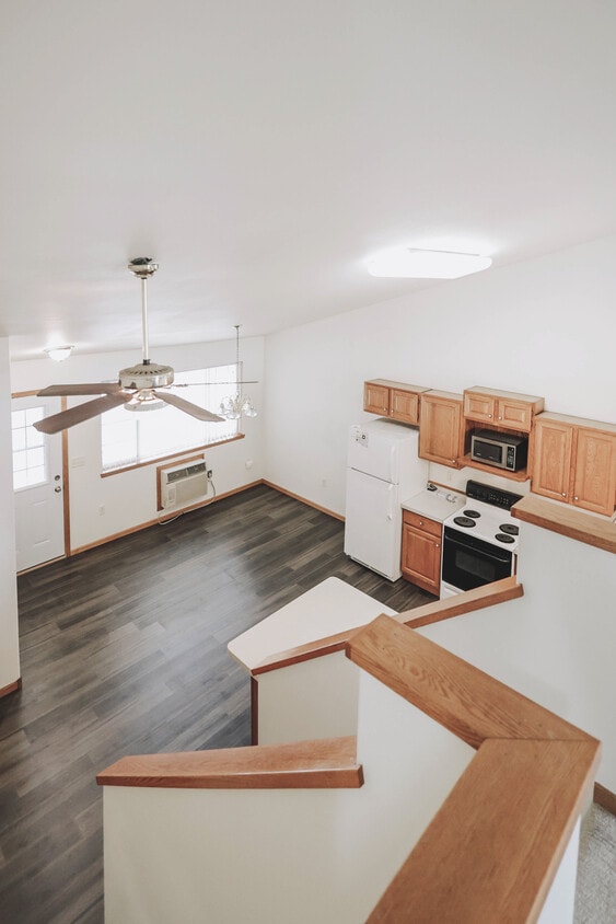 606 1st Ave N, Perham, MN 56573 Townhouse for Rent in Perham, MN