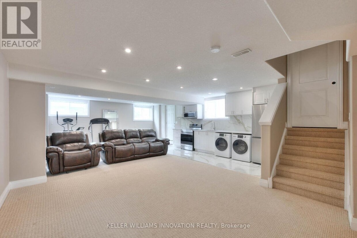 Primary Photo - 556 Netherwood Cres