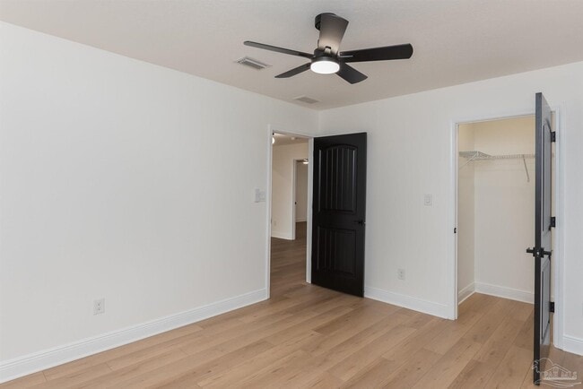 Foto del edificio - 1005 N A St