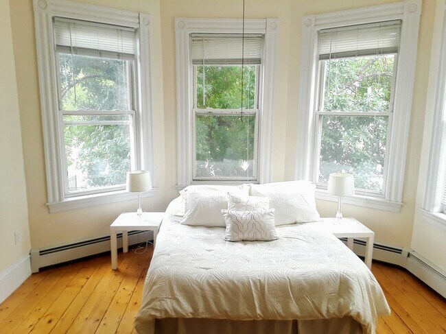 Bed 1 - 155 Prospect St