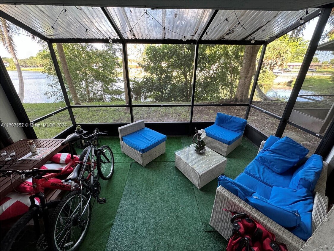 Foto principal - 8305 SW 152nd Ave