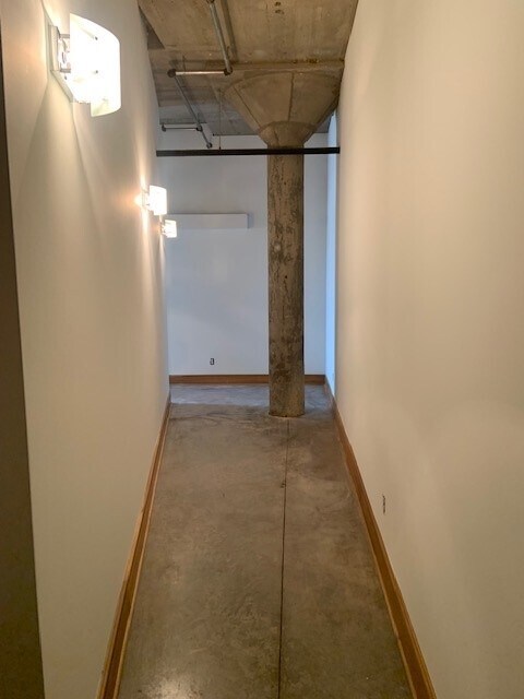 Building Photo - 2201 Locust St